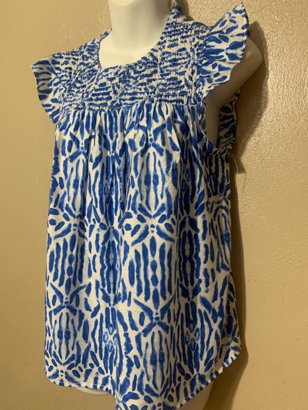 7. Casacabana size S Blue Smocked Flutter-Sleeve Top NWT - Picture 2 of 4